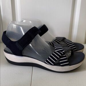 Clarks Navy Slip on Women's Sandals with Velcro Ankle Closure (sz 9)